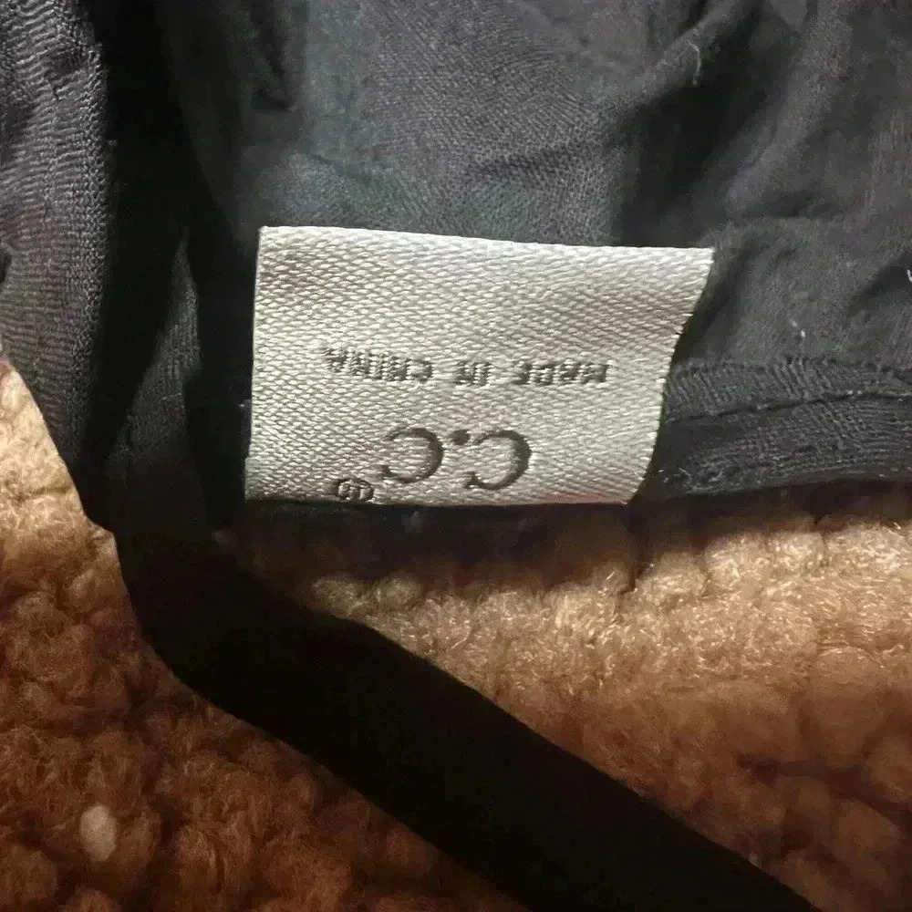 CC EXCLUSIVES SHERPA BUCKET HAT PREOWNED EUC - Picture 5 of 8